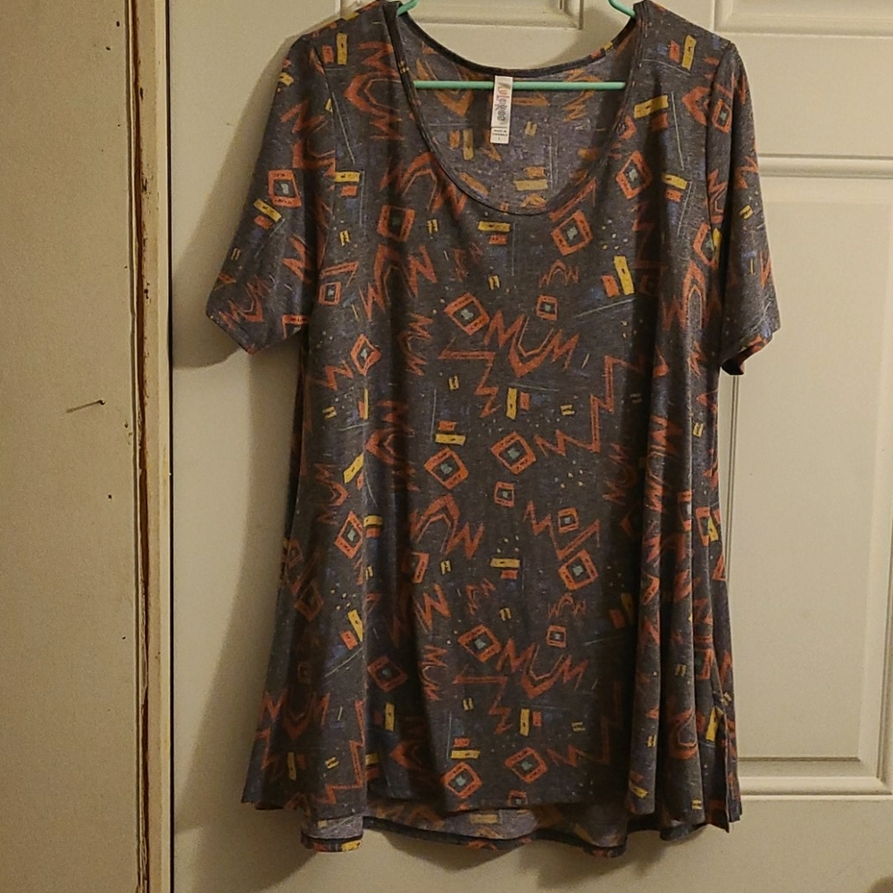 (NWOT) LuLaRoe Perfect T